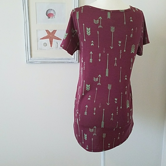 Lularoe arrow classic tee xs wine high low top - Picture 2 of 2