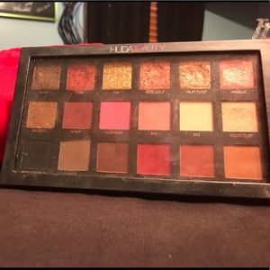 Huda beauty palette