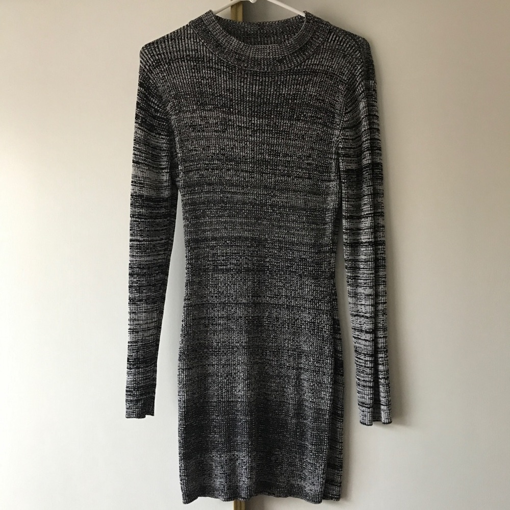 BLACK/GRAY SWEATER DRESS