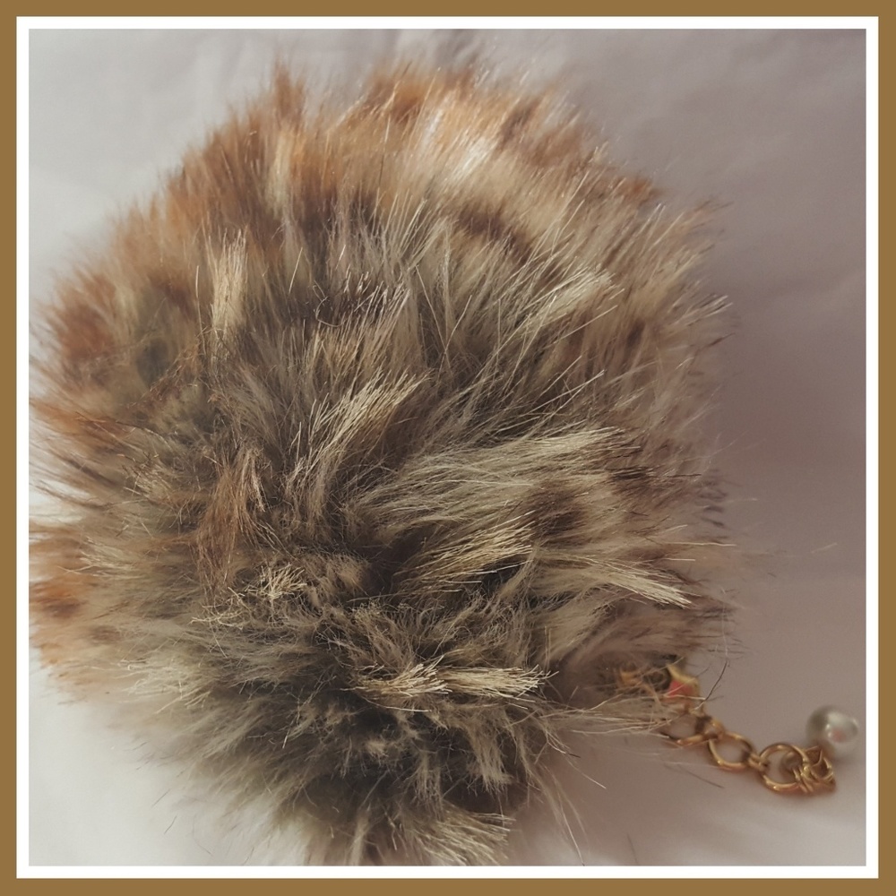 FAUX FOX FUR POM POM~PURSE/KEYCHAIN CHARM~NEW~ HANDCRAFTED - Picture 4 of 5