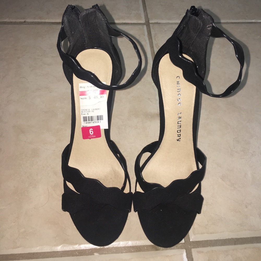 Black heels (brand new)