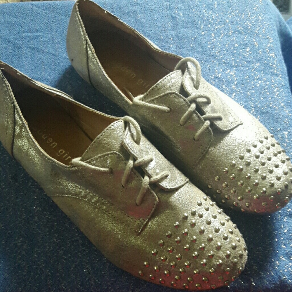 Distressed Oxford Flats
