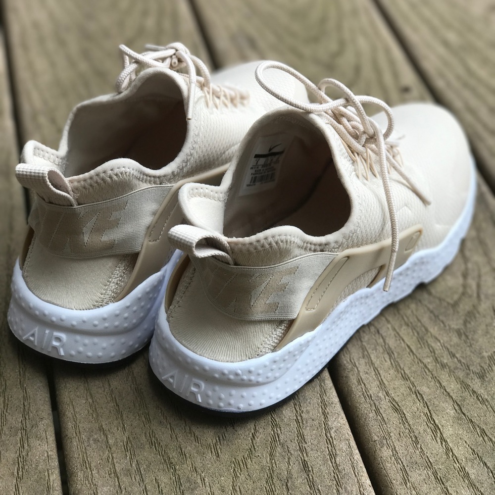 SOLD on ♏️ Nike Air Huarache Ultra Breathe