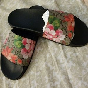 100 % authentic  Gucci slides G 38