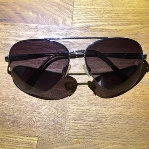 Steve Madden Black Aviator Sunglasses
