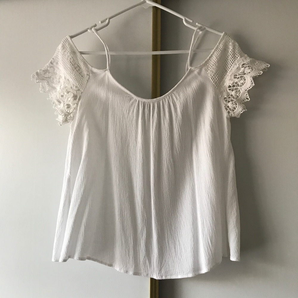 WET SEAL WHITE BLOUSE OFF THE SHOULDER