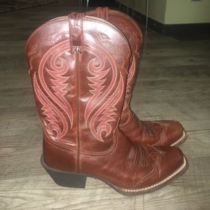 ARIAT Cowgirl Boots -- size 9