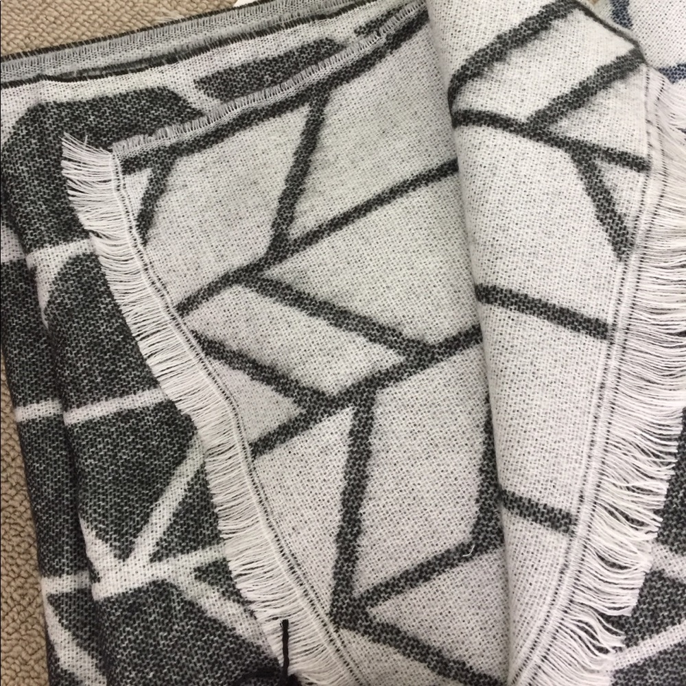 Scarf - Picture 4 of 5