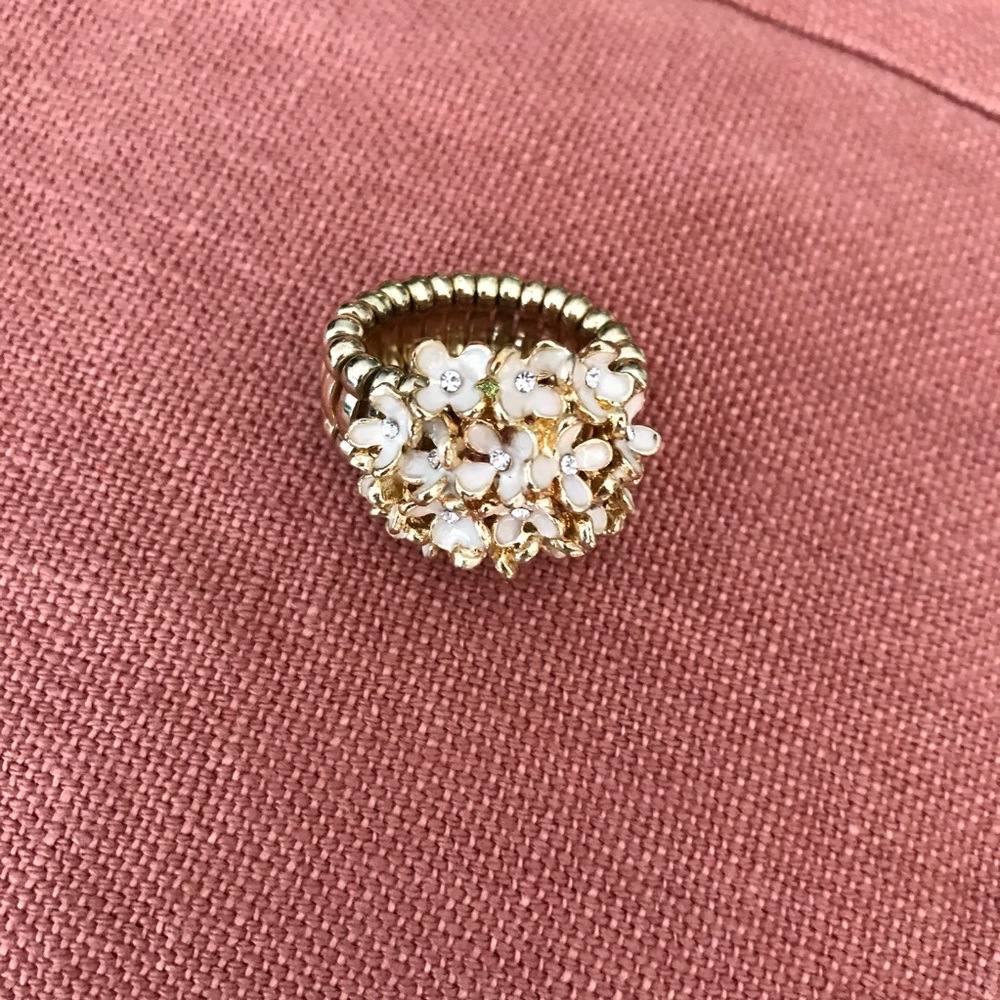 Daisy ring
