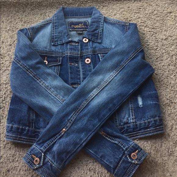 Jean jacket - Picture 1 of 2