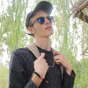 Meet your Posher, Kyle