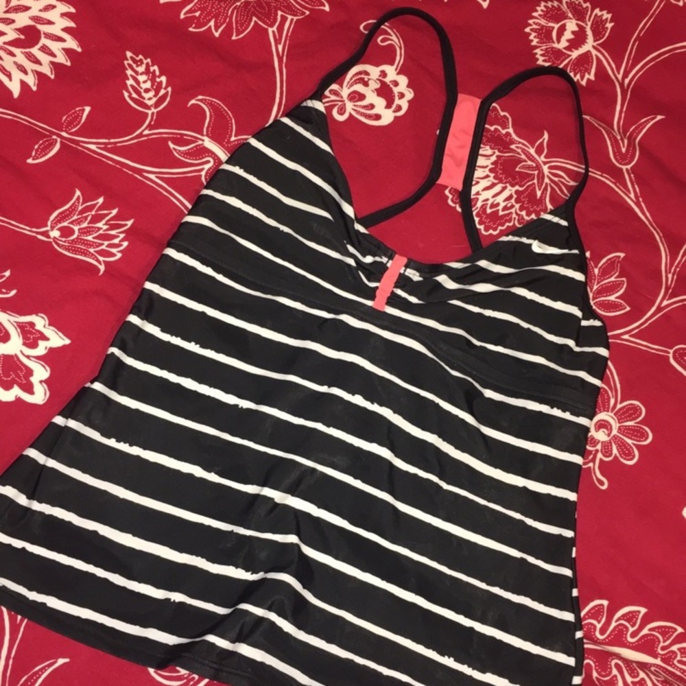 Nike tankini swim suit top