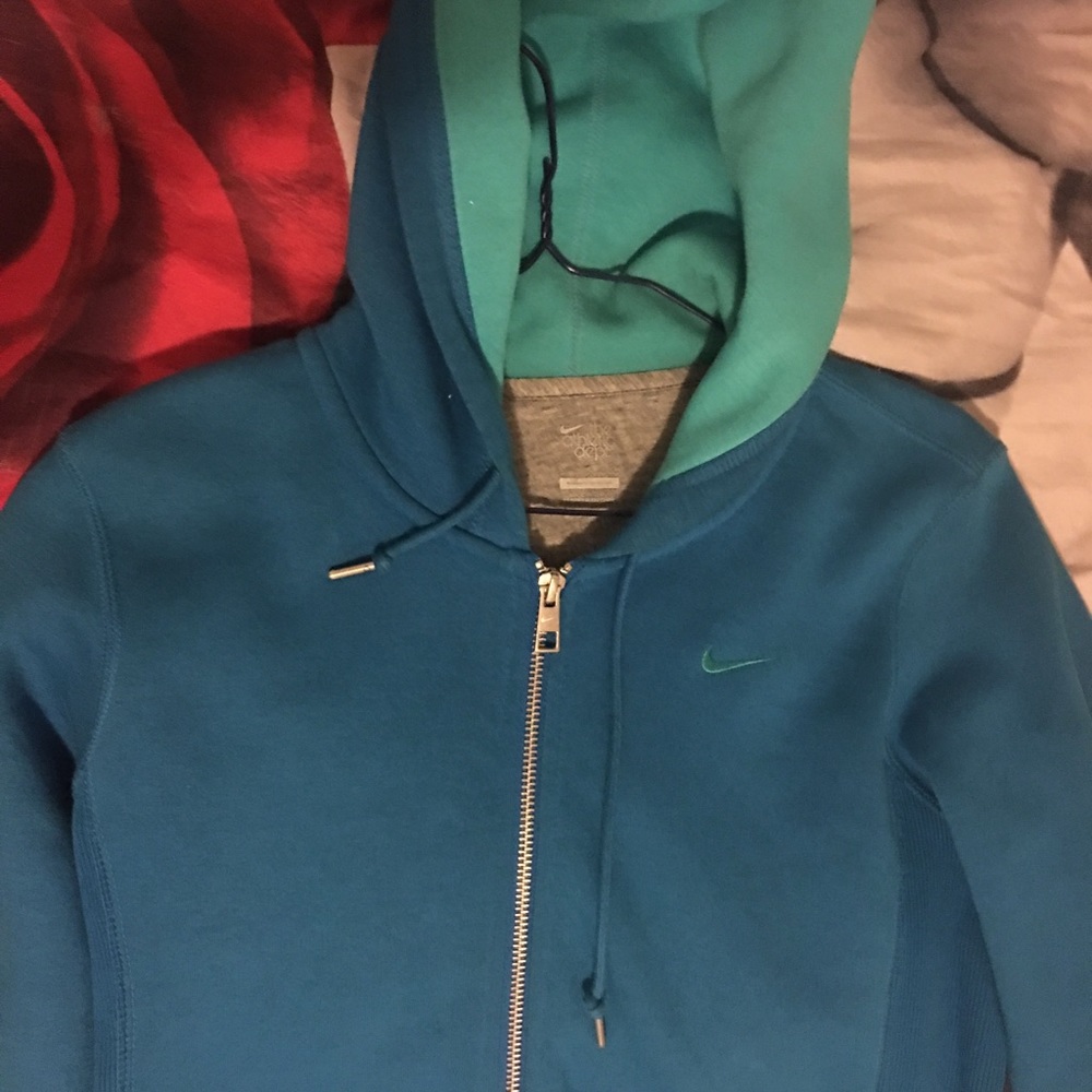 Nike jacket - Picture 2 of 3