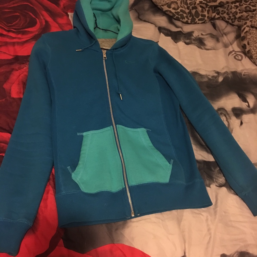 Nike jacket - Picture 3 of 3