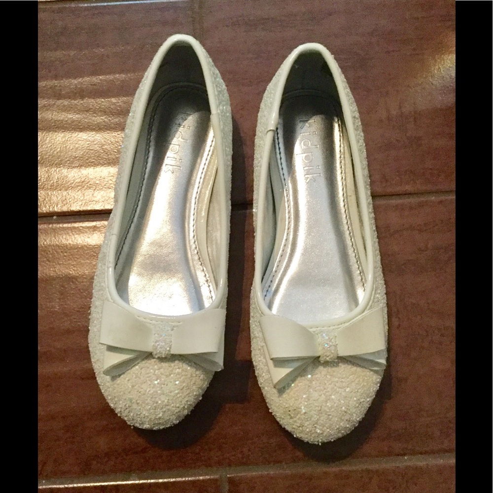 Kids glitter flats. Only worn once.