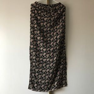 WET SEAL BLACK FLORAL SKIRT