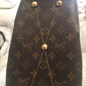 Louis Vuitton Monogram Tivoli PM Satchel in Brown