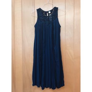 navy sleeveless dress with crocheted top