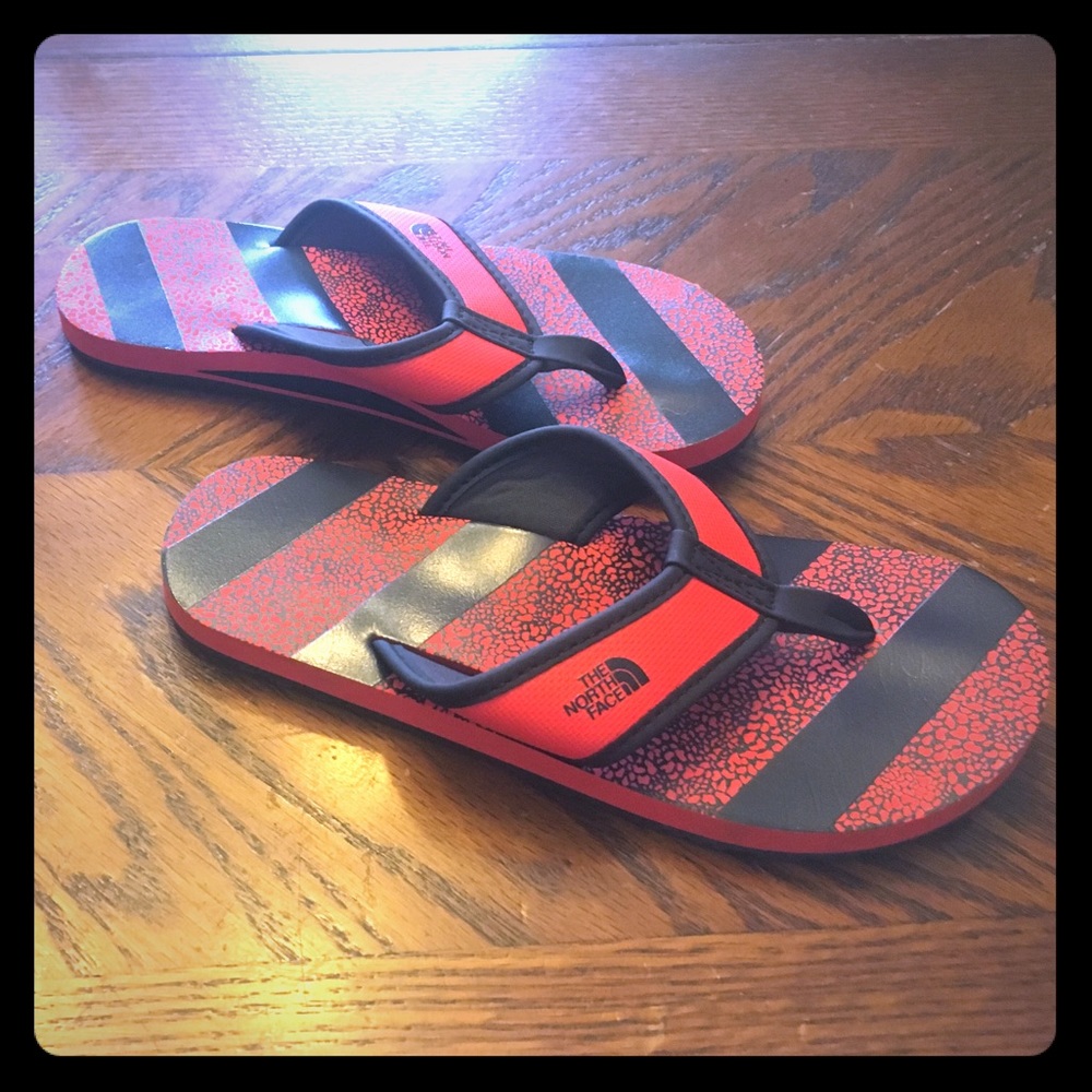 BOYS NORTH FACE FLIP FLOPS WORN TWICE