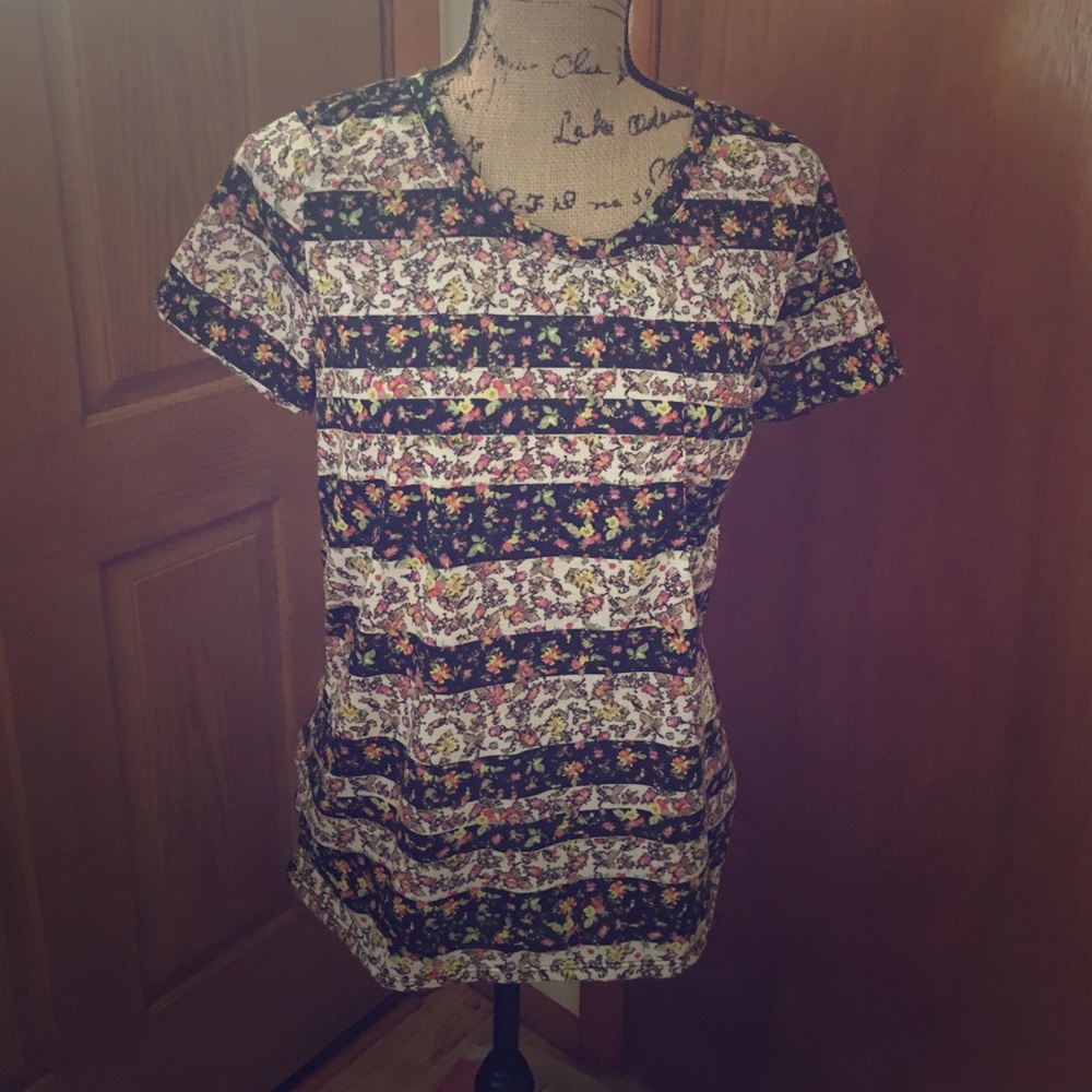 Honey & Lace Dixon Tee New without tags