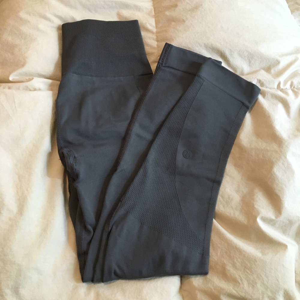 Lululemon leggings MOVING SALE! BUNDLE TO SAVE!