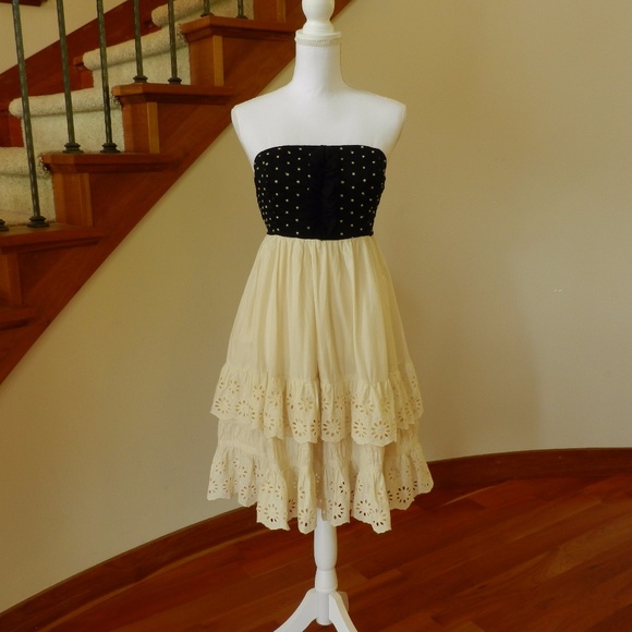 Hovering Dots dress by Zehavale - Picture 2 of 8