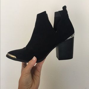 Black heeled Booties