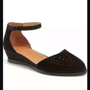 Gentle souls by Kenneth Cole