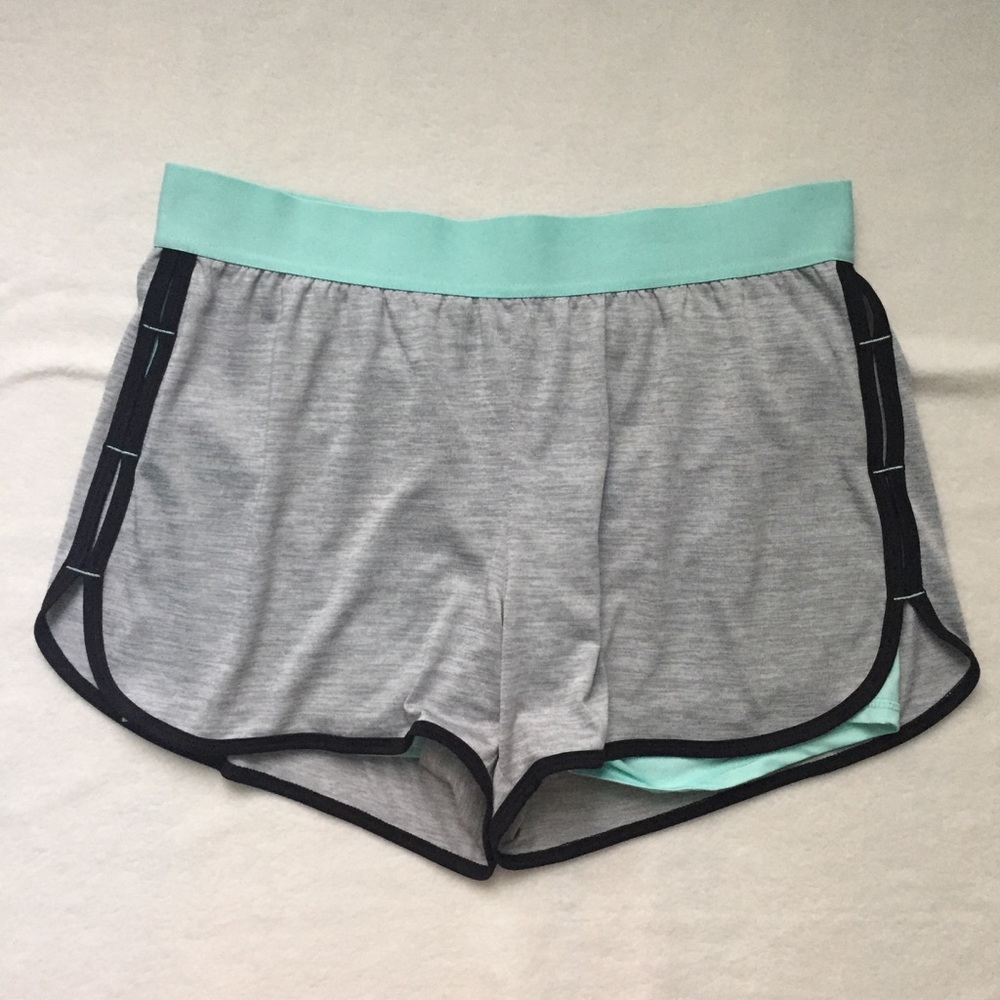 Danskin Now Semi-Fitted Running Shorts Women 6-8 M