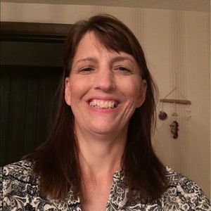 Meet your Posher, Debbie