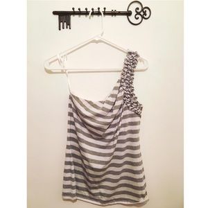 One-shoulder Ruffled Top