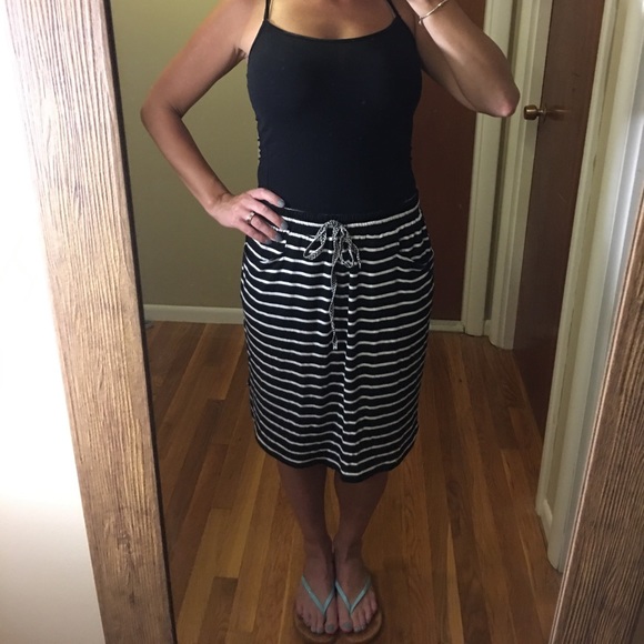 Max Studio Dresses & Skirts - 🎉HP🎉Adorable Max Studio striped skirt