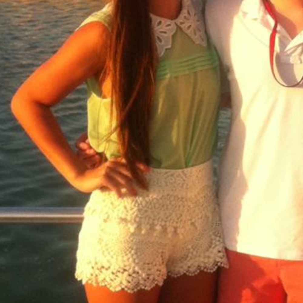 KIMCHI BLUE (Urban Outfitters) white shorts