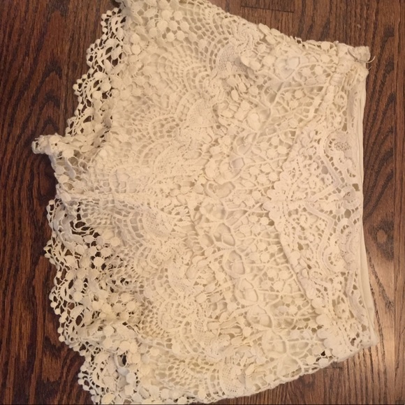 KIMCHI BLUE (Urban Outfitters) white shorts - Picture 3 of 5