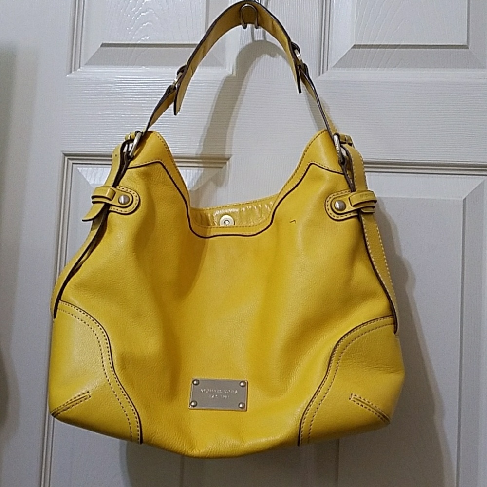 MICHAEL KORS HOBO BAG EXCELLENT CONDITION