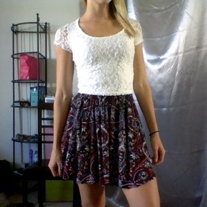 NWOT Hollister White Lace Crop Top