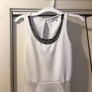 Skinny dress and very pretty & sexy is an XS