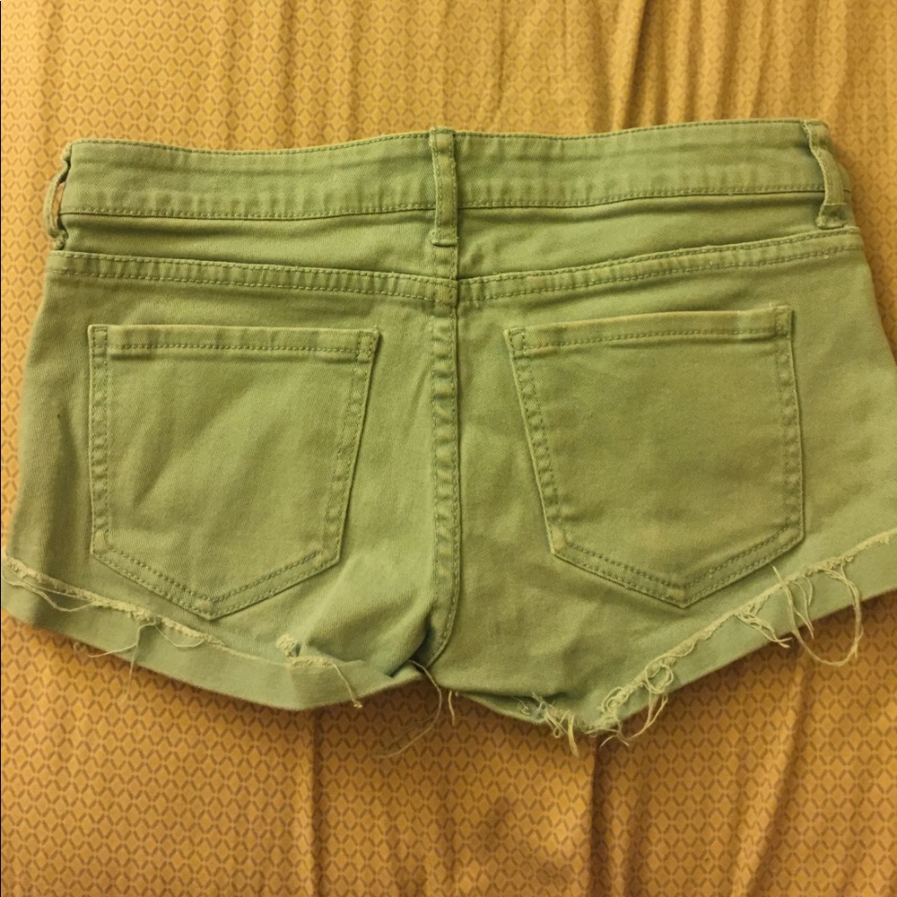 Shorts - Picture 2 of 3