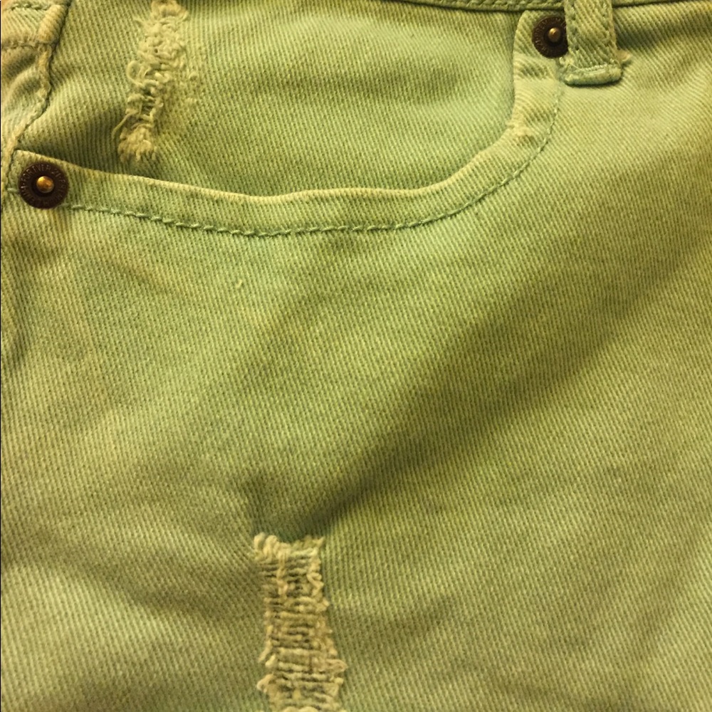 Shorts - Picture 3 of 3