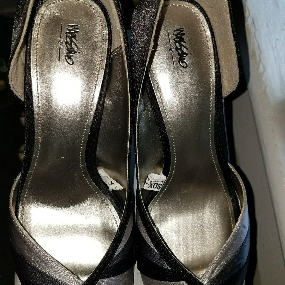 Heels - Picture 3 of 3