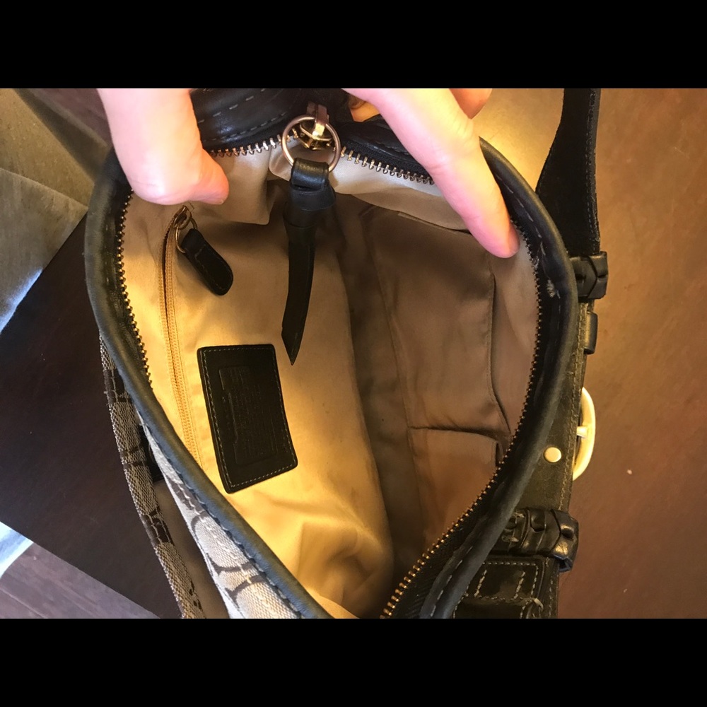 Coach Purse - Picture 4 of 7