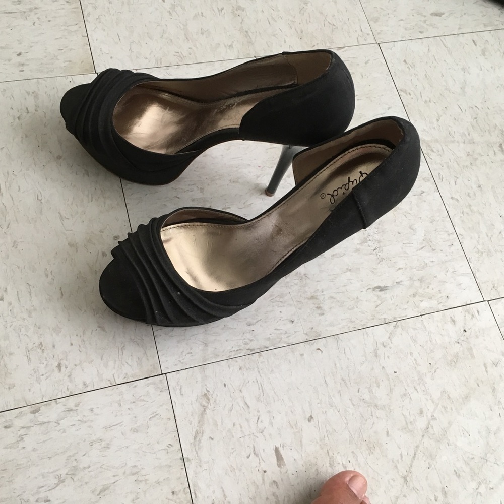 6" Black Heels💥Clear Out💥