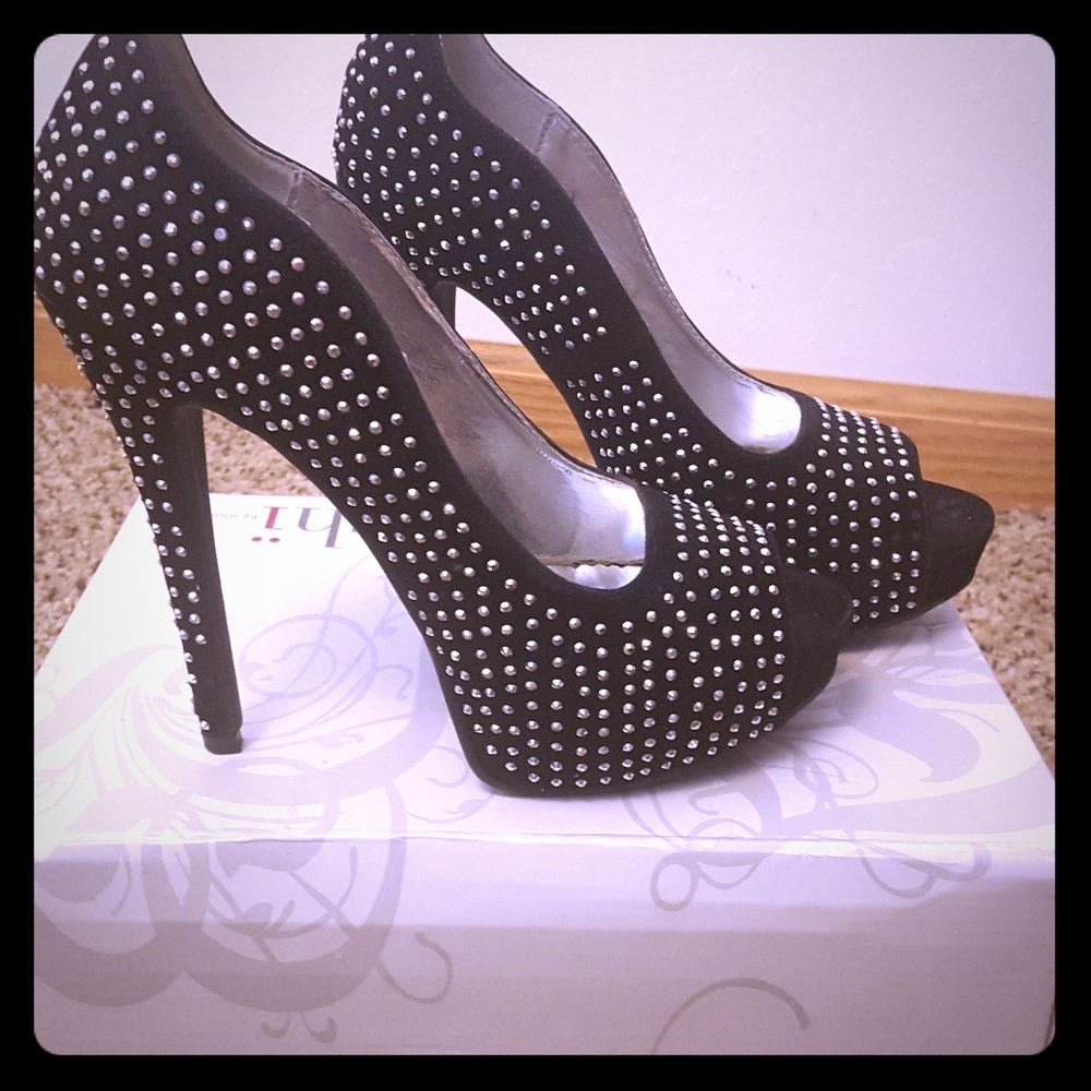 Studded SUPER SHINY Peep Toe Pumps