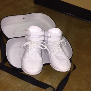 Nfinity Titans Cheer Shoes with case