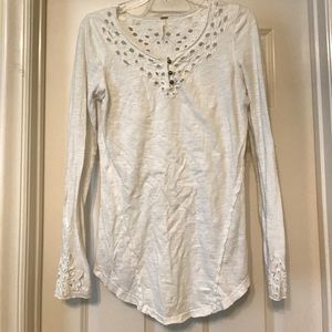 M FREE PEOPLE WHITE LONGSLEEVE