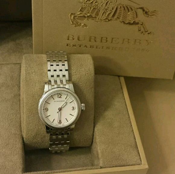 (1 LEFT IN STOCK) Burberry swiss stainless watch - Picture 3 of 5