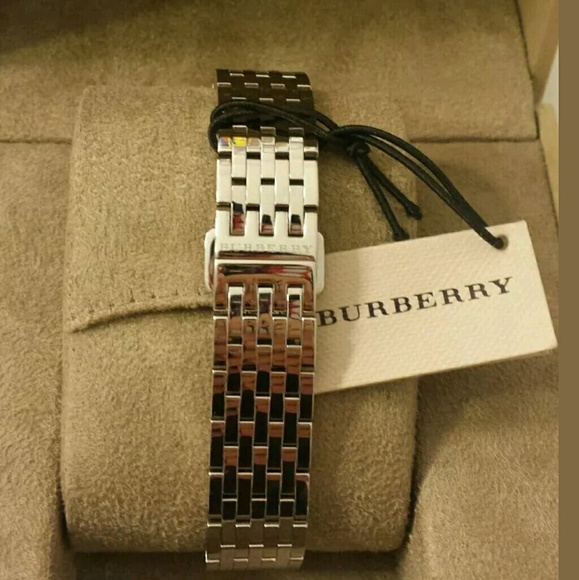 (1 LEFT IN STOCK) Burberry swiss stainless watch - Picture 4 of 5