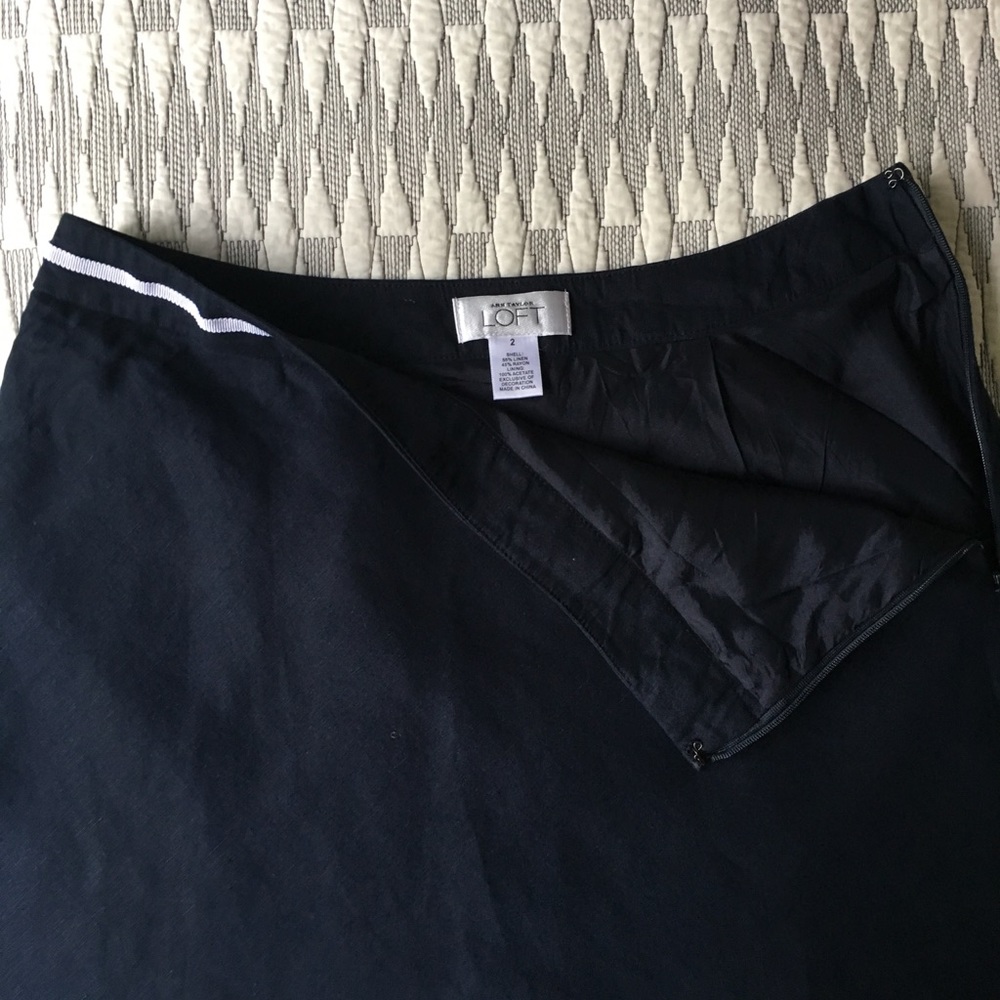 Loft midi business skirt. - Picture 2 of 3