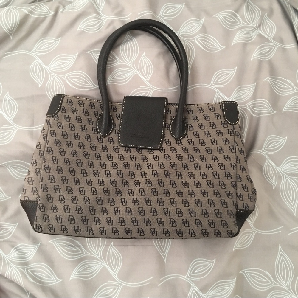 Dooney and bourke bag