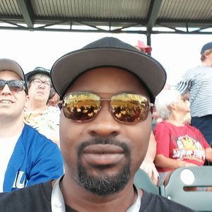 Meet your Posher, Theo